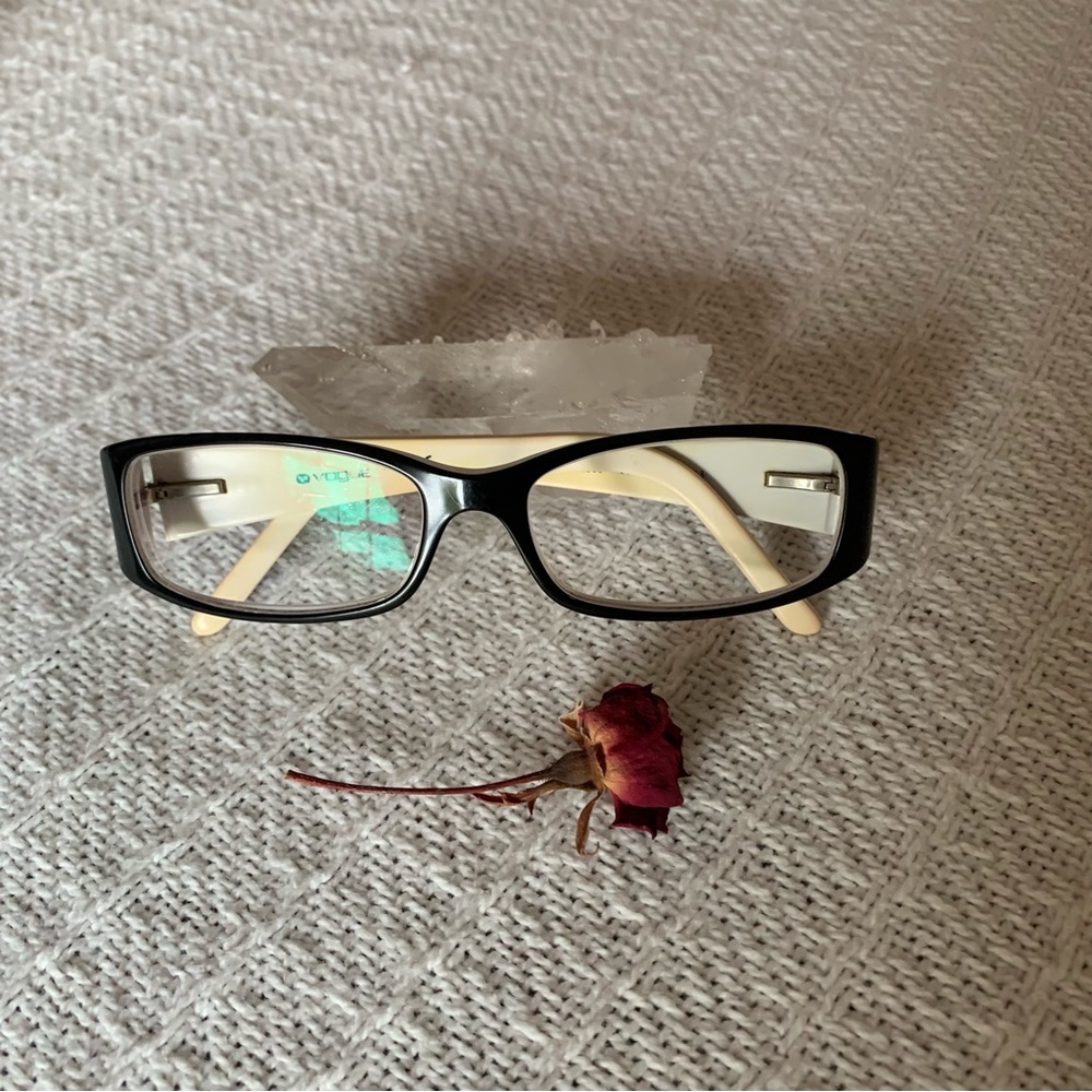 Vogue Prescription Eyeglasses + Eyeglasses Case - Picture 7 of 14